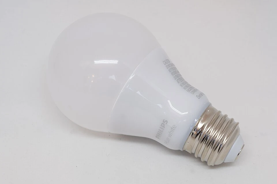 Philips Hue white bulb - June 2018 (1944)